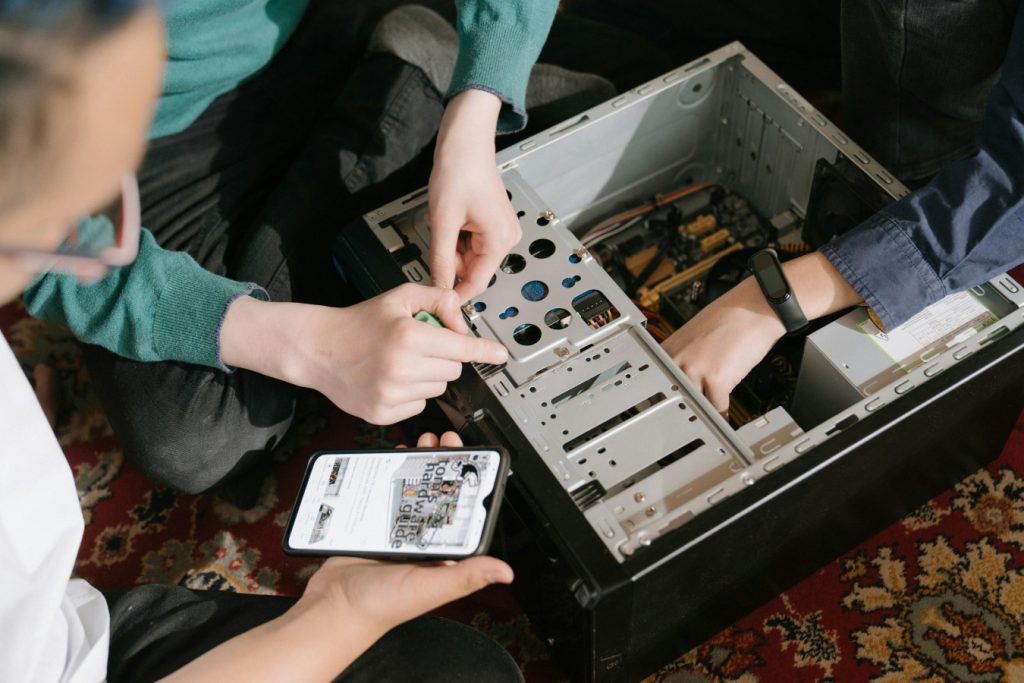 Students reconstructing a computer