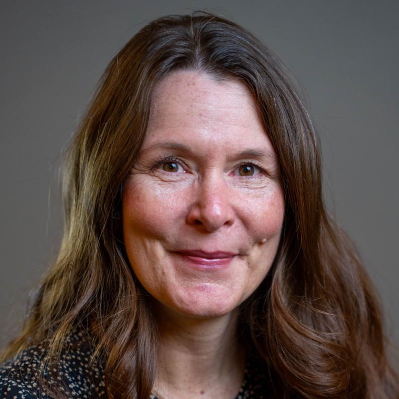 Headshot of Sandra Knauf